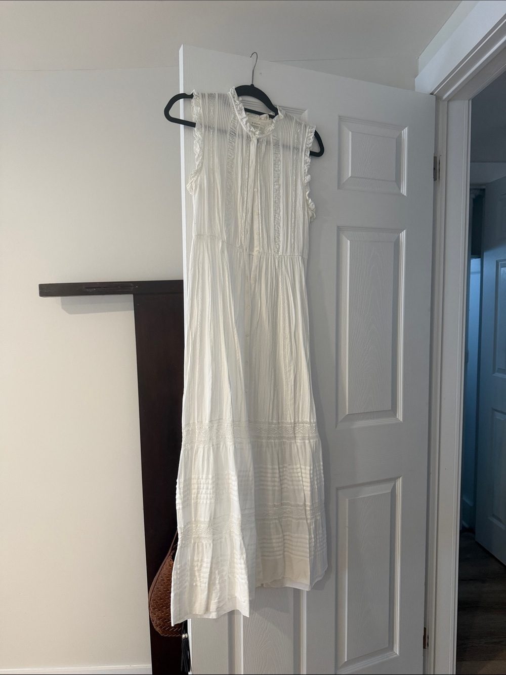 Doen White Lace Buttoned Dress